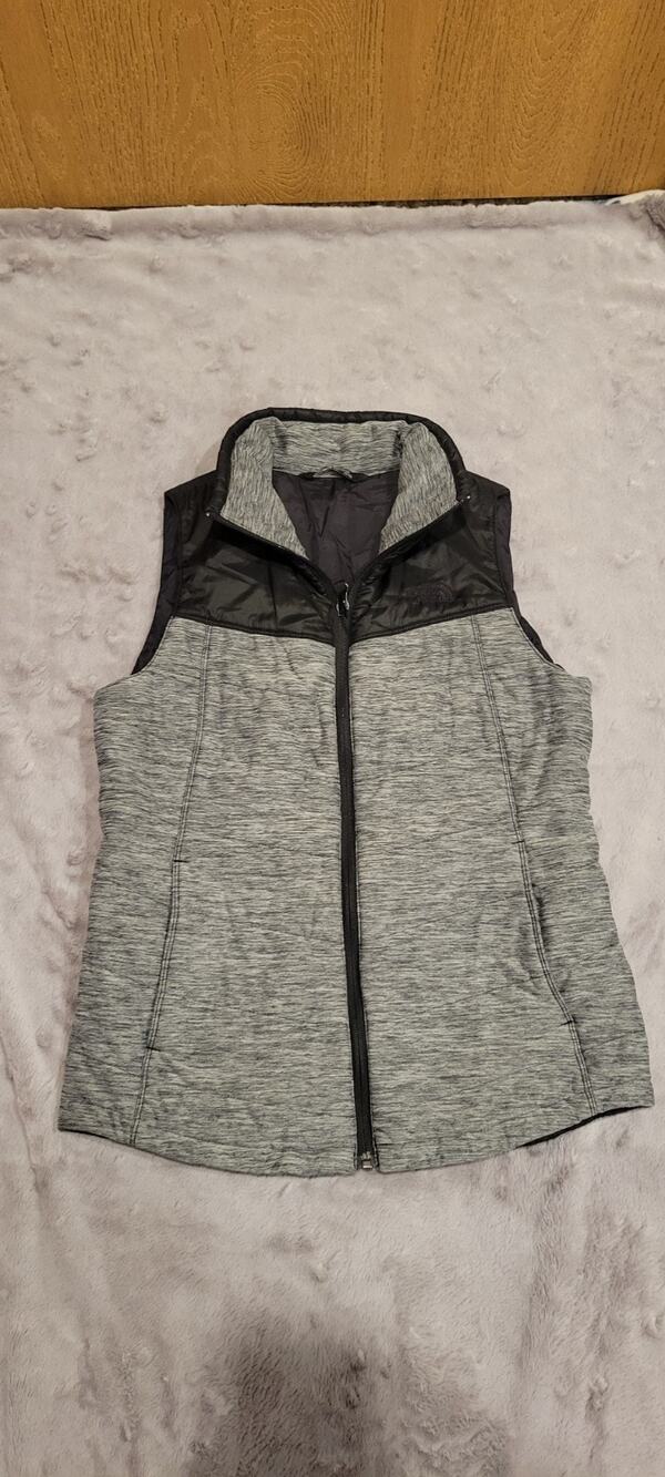 The North Face Grey Heather Black Hybrid Insulated Puffer Vest Girls Large 14/16